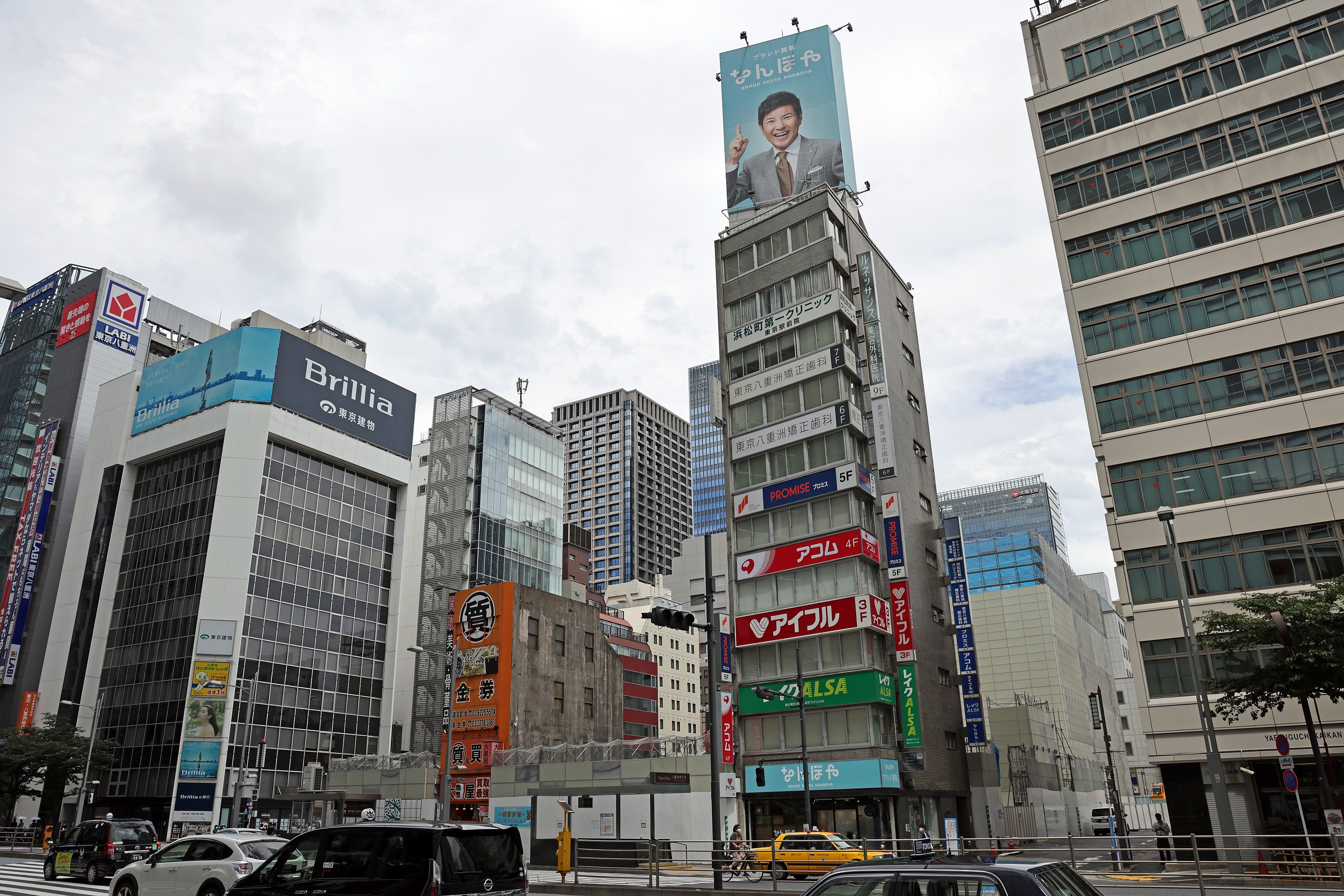 地上51階 高さ250m 東京駅前八重洲一丁目東b地区第一種市街地再開発事業 の既存ビル解体状況 ど根性ビルが目立ってきました 21 6 超高層マンション 超高層ビル