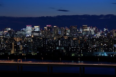 トワイライトタイムの東京駅方面の夜景