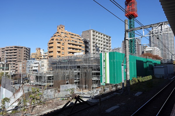 �Ķ����Ķ����϶�����Գ��ϺƳ�ȯ����