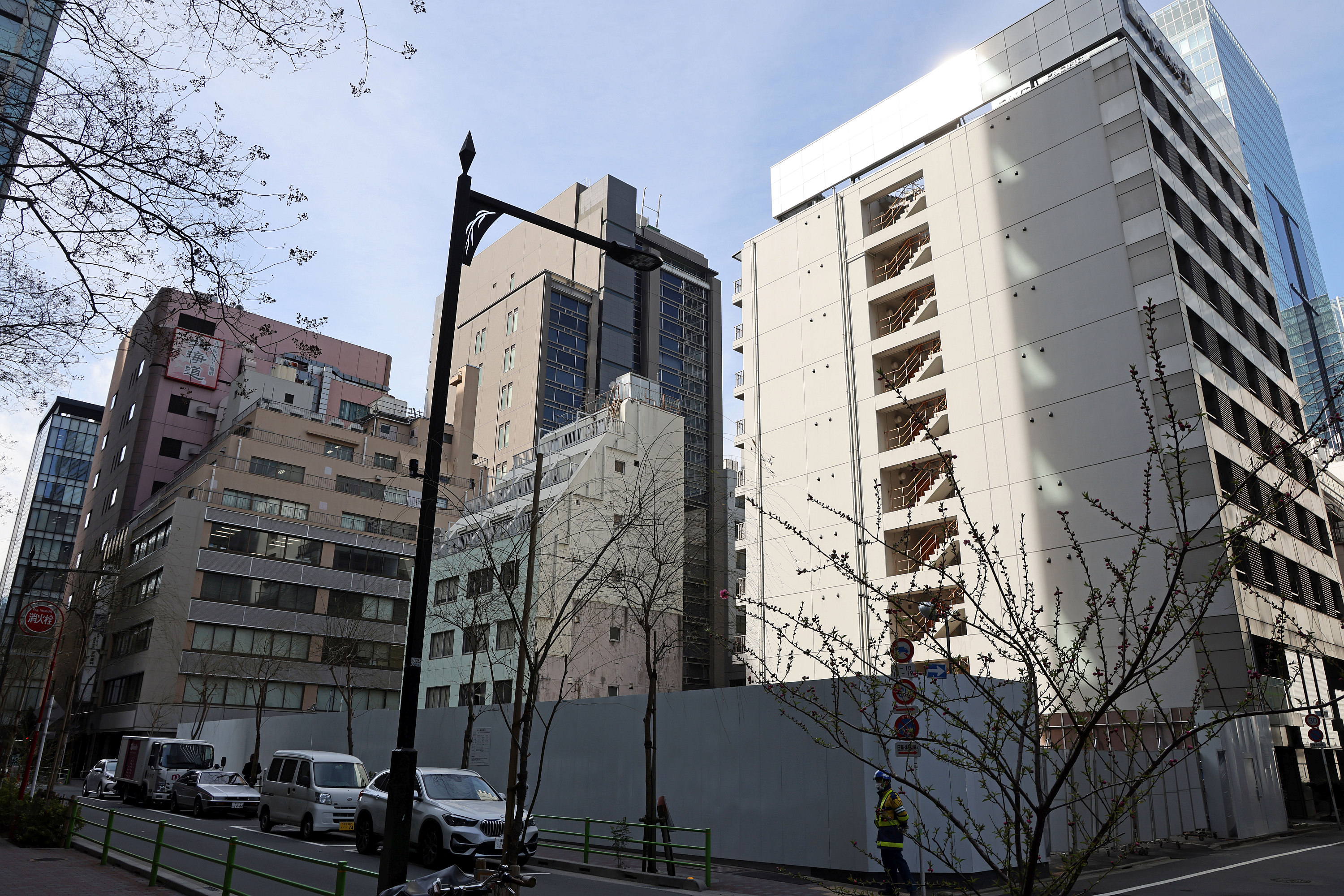 地上43階、高さ227m「八重洲二丁目中地区第一種市街地再開発事業」の建築計画のお知らせ設置!2023年11月1日に着工します 超高層マンション・超高層ビル 地上43階、高さ227m「八重洲二丁目中地区第一種市街地再開発事業」の建築計画のお知らせ設置!2023年11月1日に着工します 超高層マンション・超高層ビル