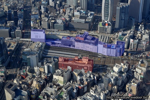 ルミネエスト新宿と小田急の高さ260mツインタワー