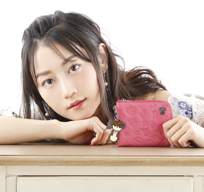 wallet-yui_ogura-anna_sui201904-2