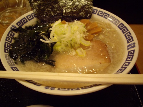 らぁーめん亭愛ちゃん塩ラーメン別角度