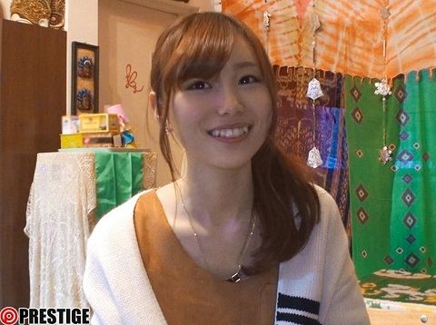 完全ガチ交渉!噂の、素人激カワ看板娘を狙え!vol.35