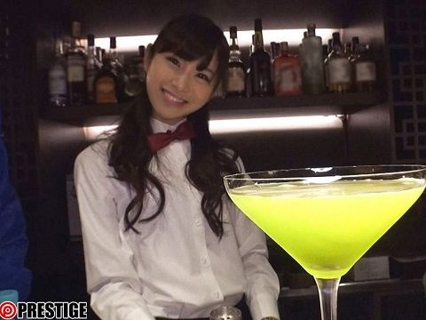 完全ガチ交渉!噂の、素人激カワ看板娘を狙え!vol.33