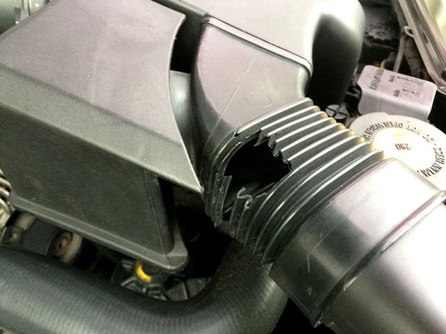 エアフィルターボックス : E46に魅せられて
