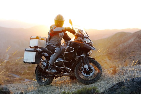 2014-bmw-r1200gs-adventure-action-01