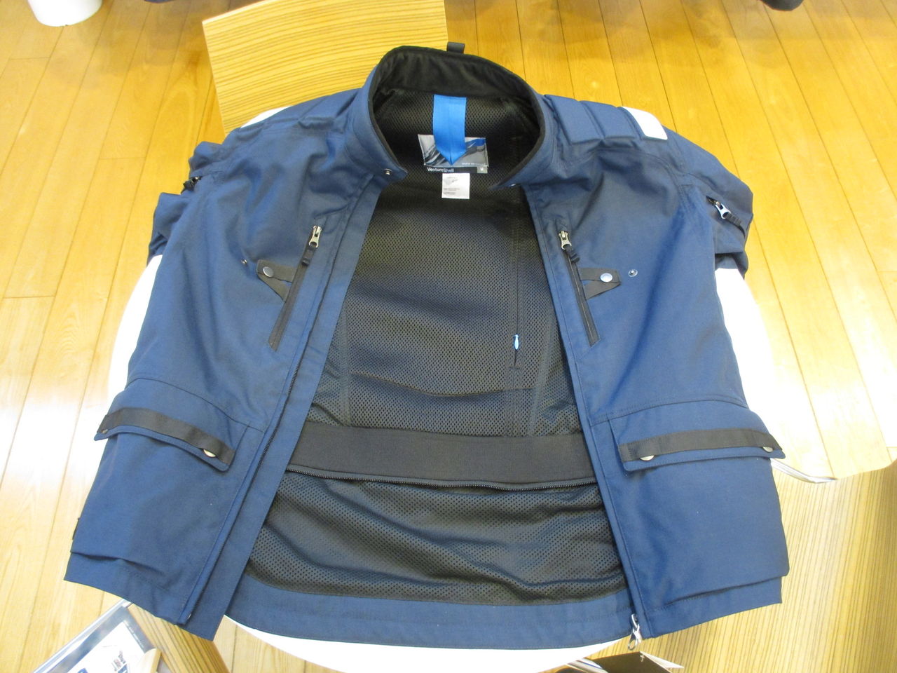 新作ウエア「Venture Shell スーツ ジャケット」 : Motorrad Hiratsuka