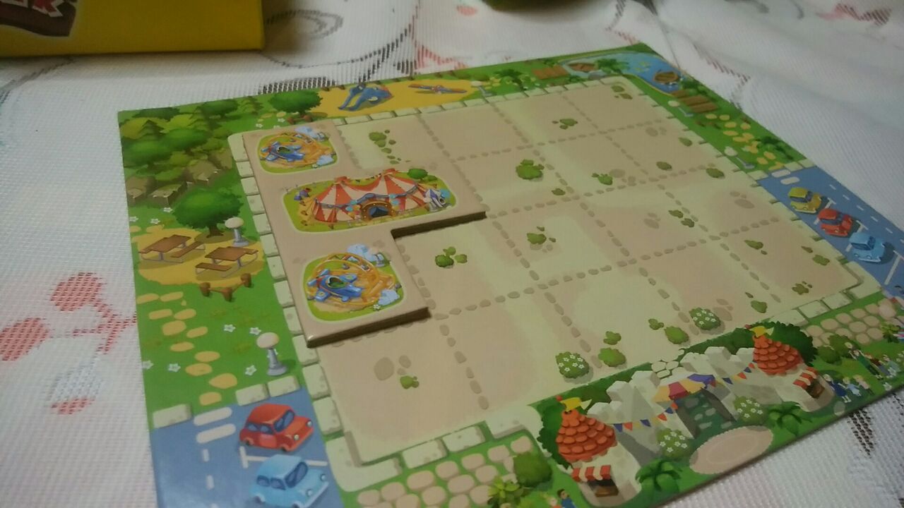 レビュー9 ダイスを振って自分だけの遊園地を造る タイニーパーク Tiny Park ボードゲーム感想備忘録 レビュー9 ダイスを振って自分だけの遊園地を造る タイニーパーク Tiny Park ボードゲーム感想備忘録
