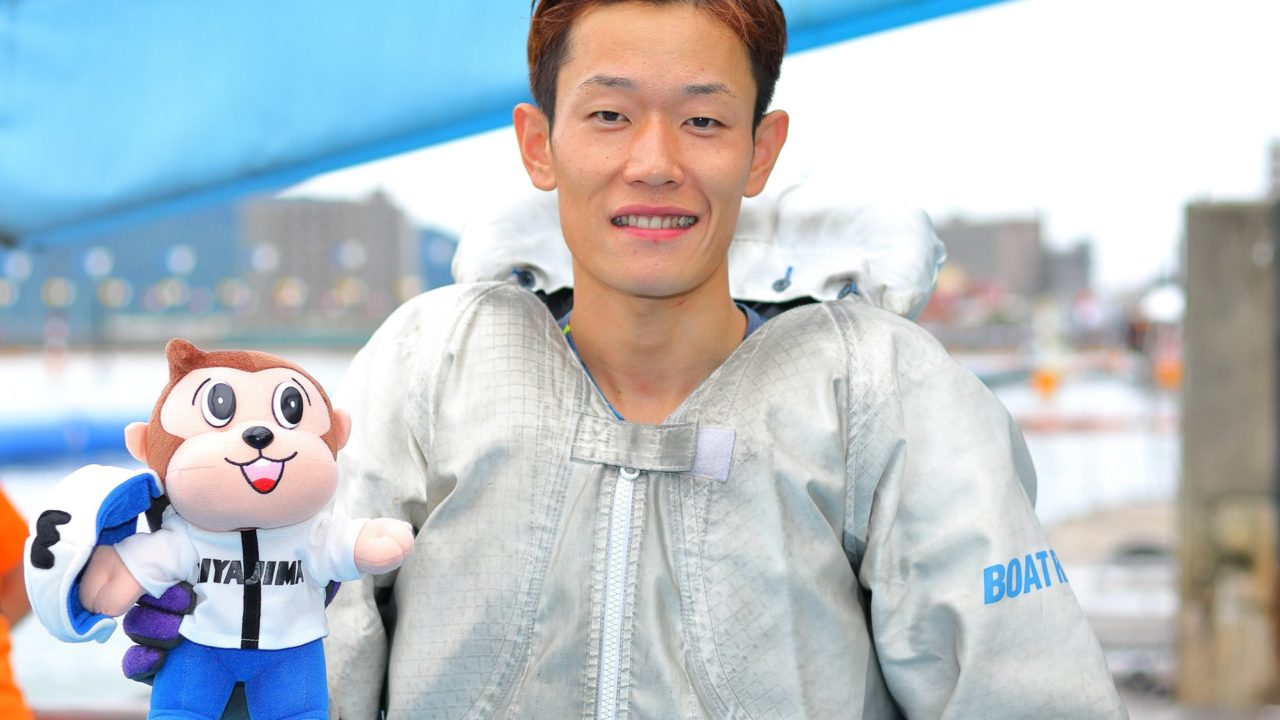 ボートレース 競艇 3554 仲口博崇選手 直筆サイン入りSGジャンパー 非売品 競艇SGジャンバー Lサイズ ボートレース 競艇 3554 仲口博崇選手 直筆