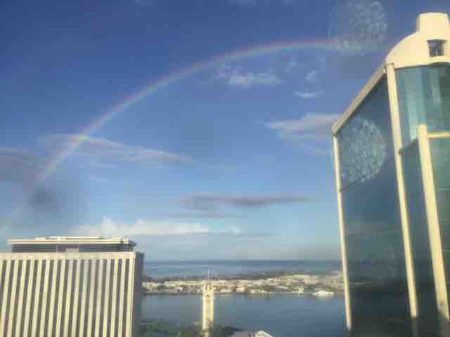 虹の楽国ハワイ : 楽園ハワイと私