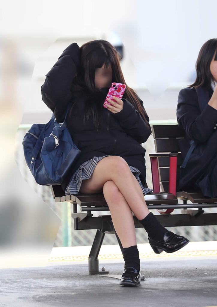 脚組みJK1