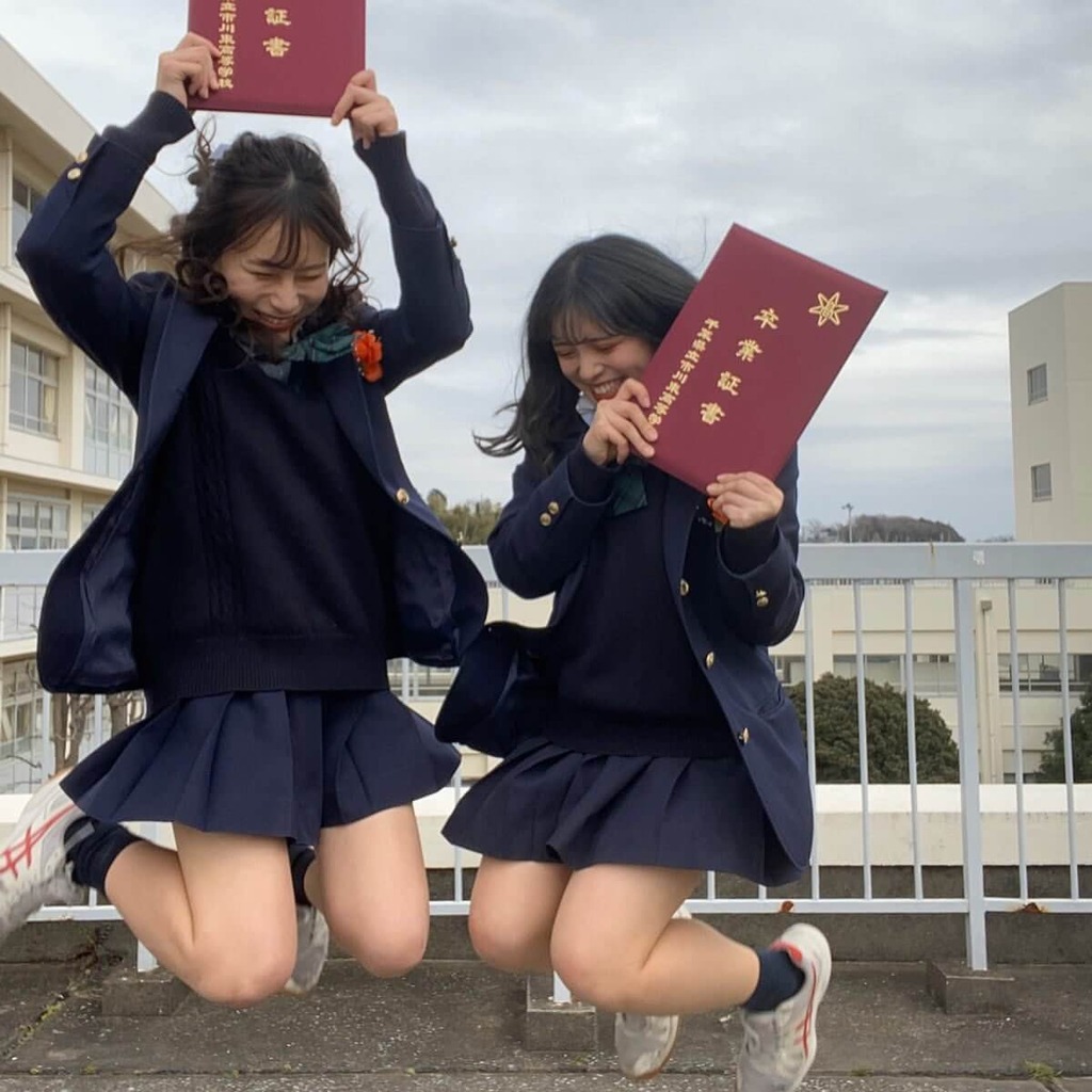 【画像】今頃は女子大生になって先輩にハメられまくりな卒業女子高生