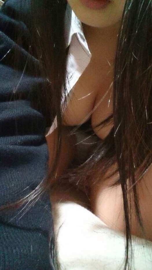 存在するだけでくっそ抜ける着衣エロJK画像