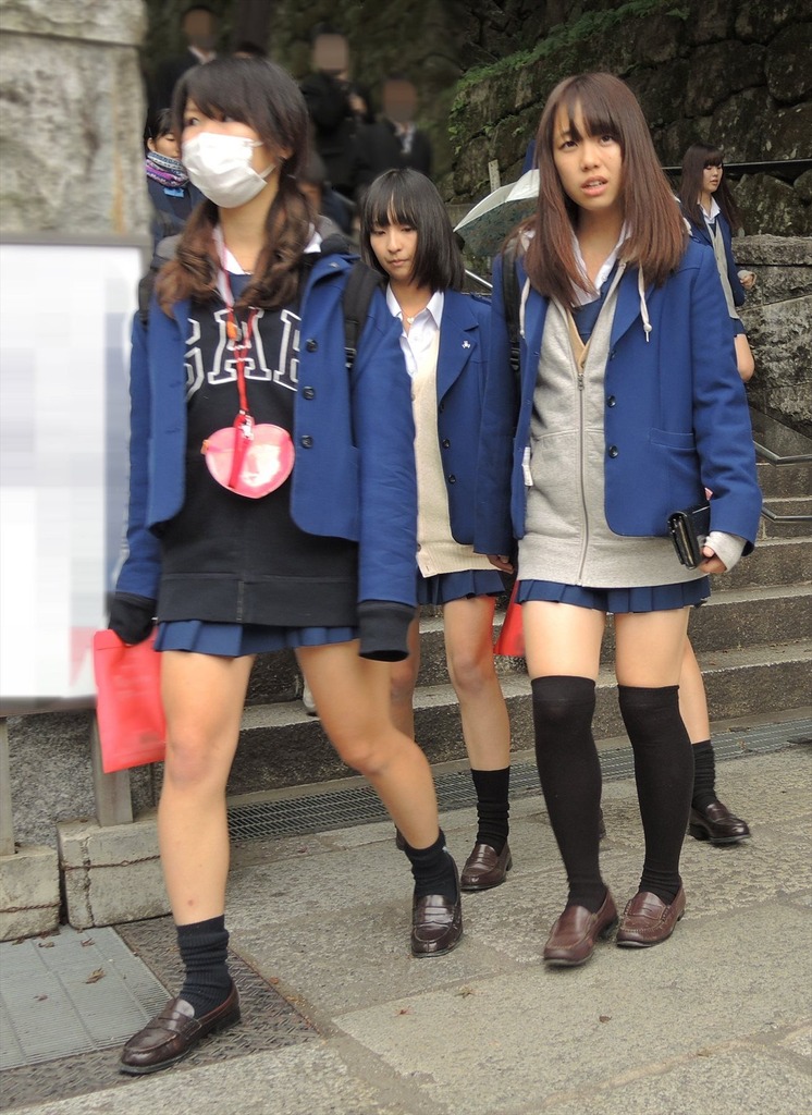 女子高生太もも3