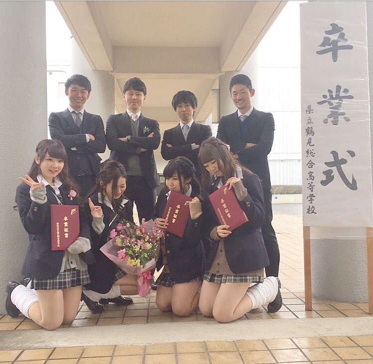 女子高生が集まるとウザいけどエロいから許すww