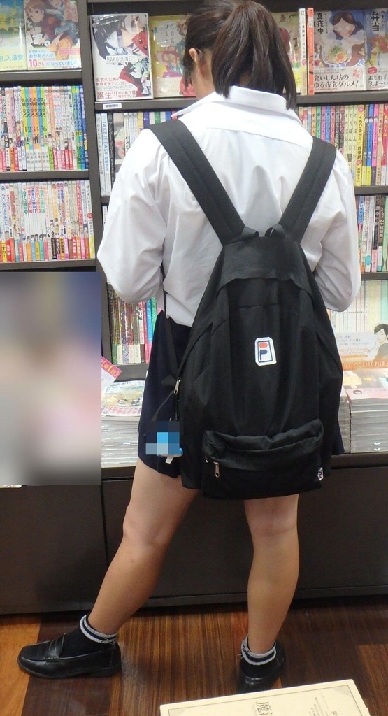 できれば女子高生の後をずっとついて行きたいよなww