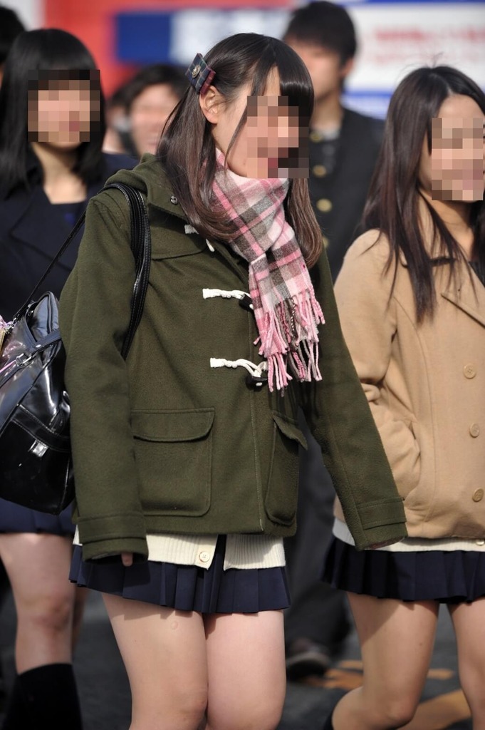 街中歩く時はJKセンサーがビンビンに反応してしまうミニスカJKたち