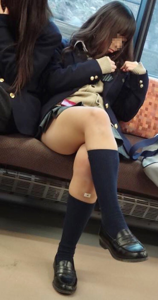 脚組みJK17