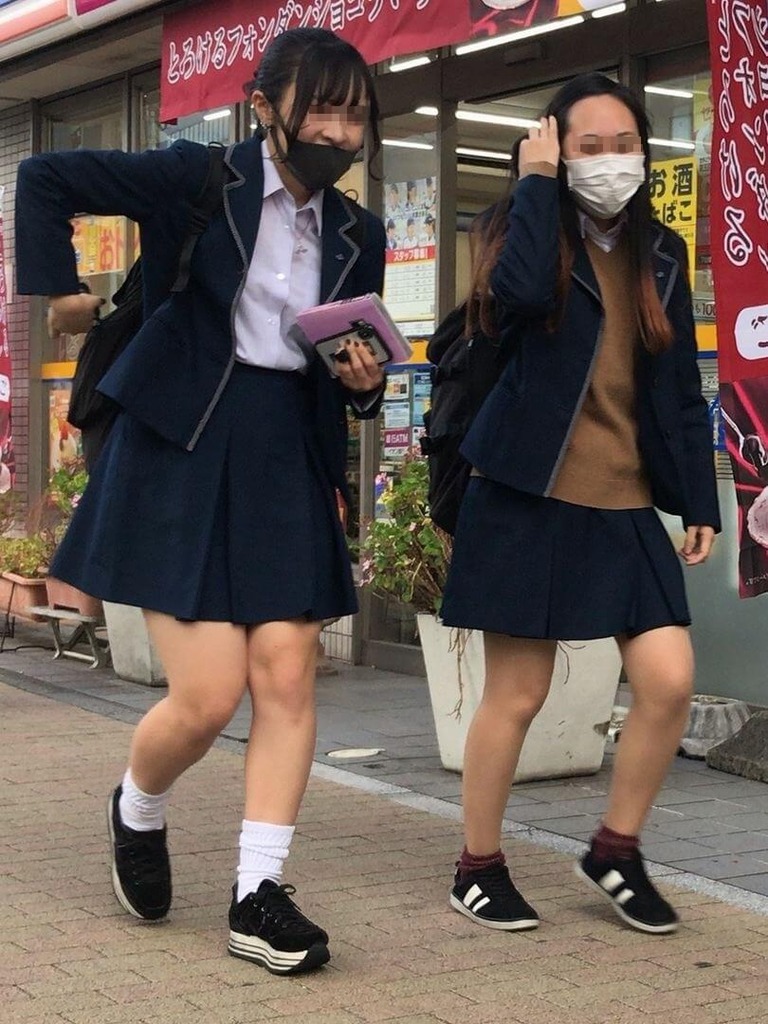 ミニスカJK12