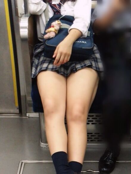 ストレス溜まってきたから女子高生の太ももを見てリフレッシュしよう！