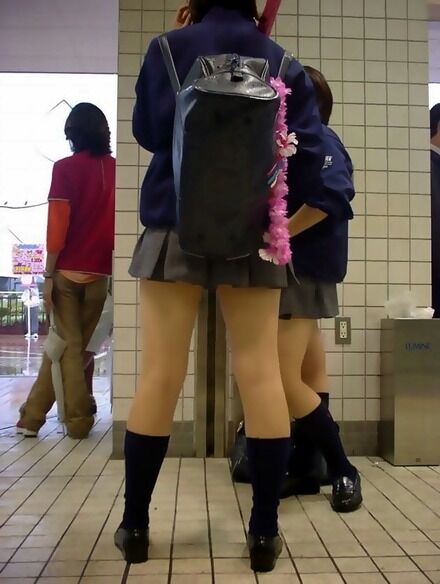 女子高生の太もも69