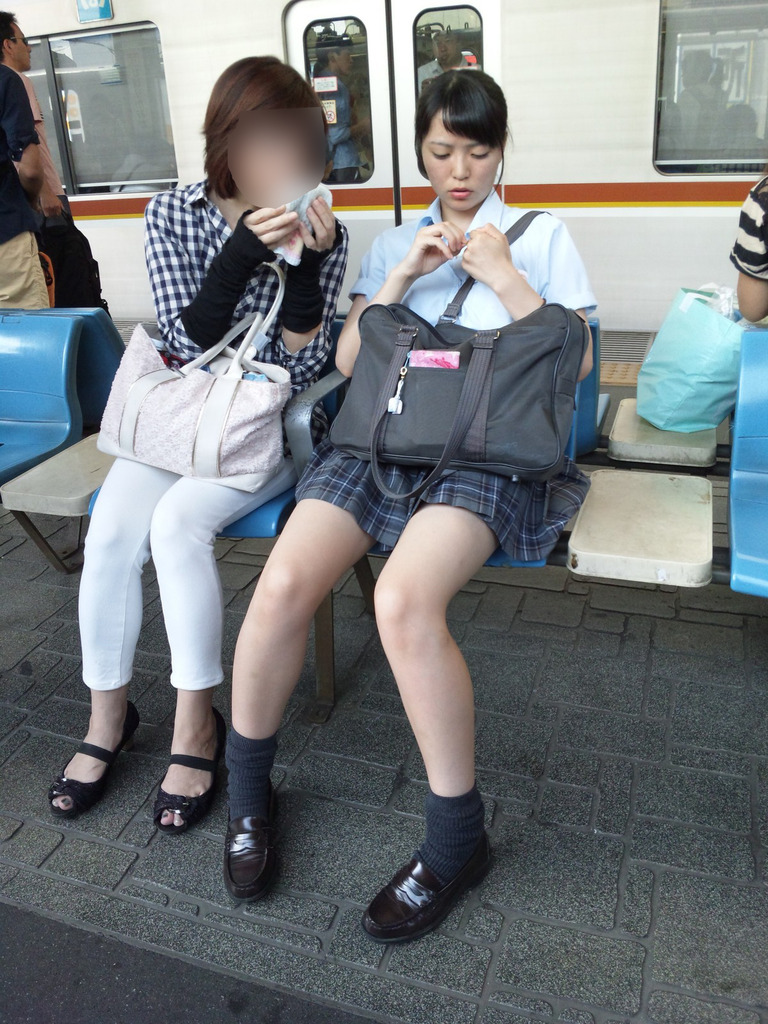 女子高生太もも64