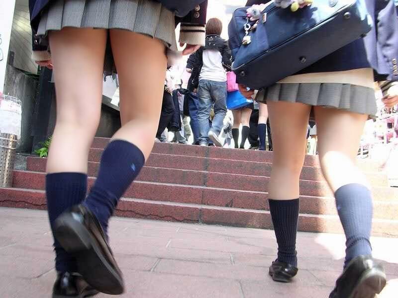女子高生太もも32