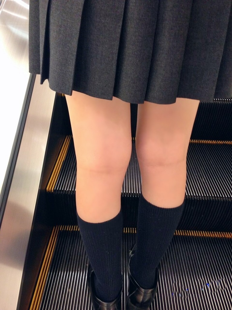 女子高生の太もも56