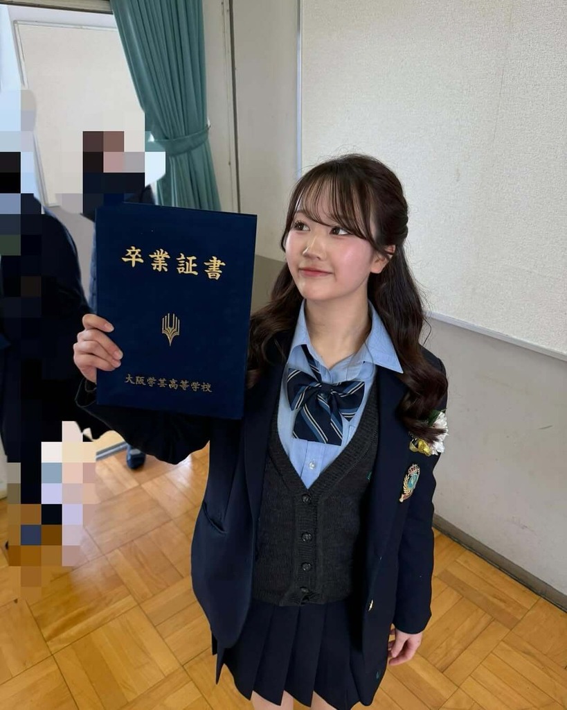 年明けたらJKブランドから卒業する女子高生たちのおふざけ写真