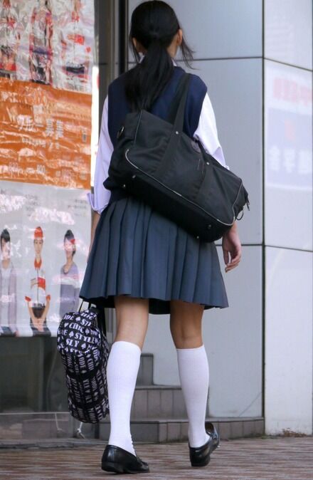 女子高生太もも37
