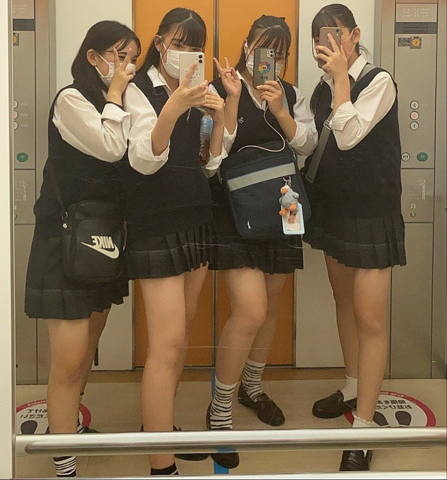 ちょいブサが紛れていても可愛く見えてしまう女子高生集合写真