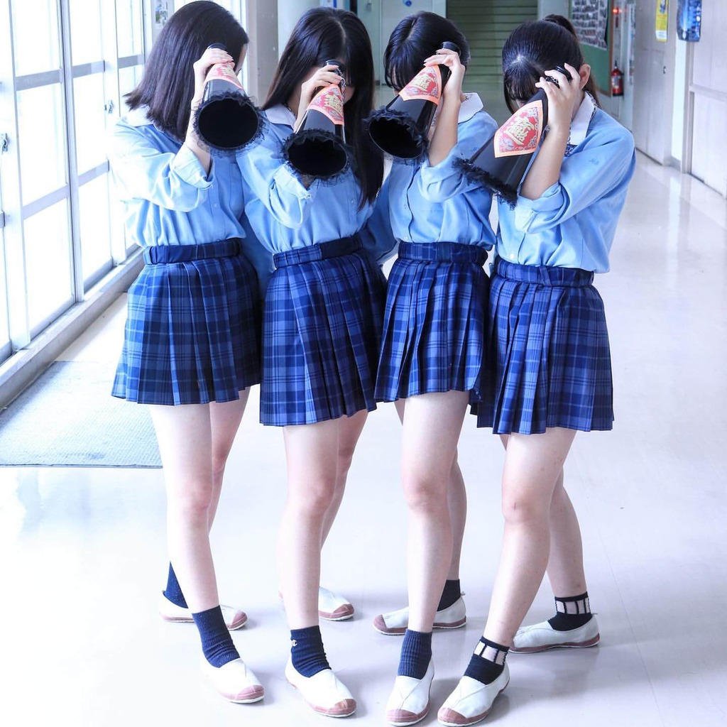 ミニスカJKの写真が簡単に手に入るありがたいSNS時代