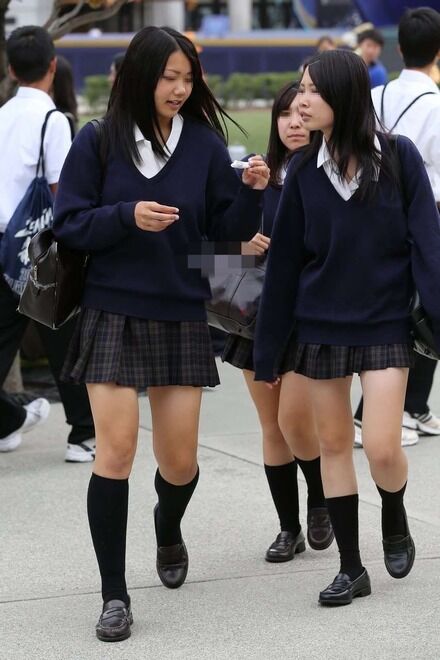 女子高生の太もも71