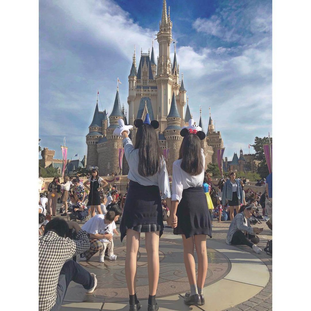 夢の国で開放的になっている女子高生を後ろから抱きしめたい❤️