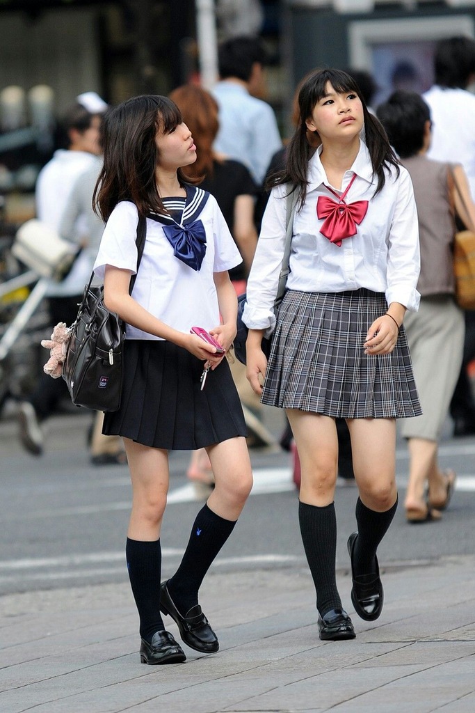 女子高生太もも10