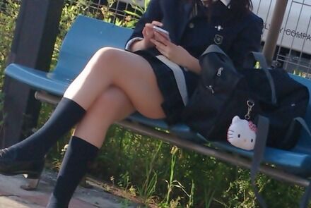 脚組みJK5