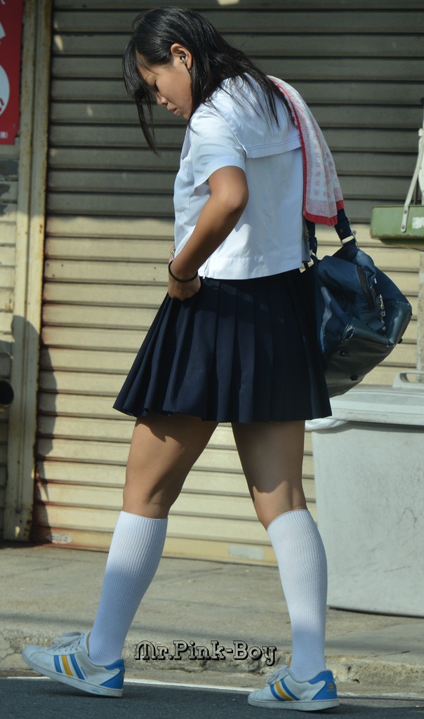 女子高生太もも1