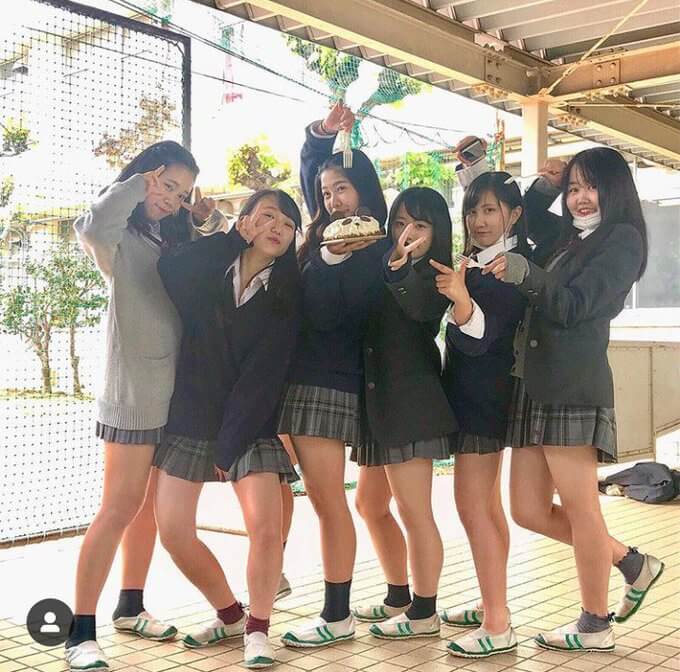 真ん中に入ってクンカクンカしたい女子高生集合写真