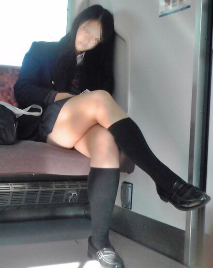 脚組みJK13