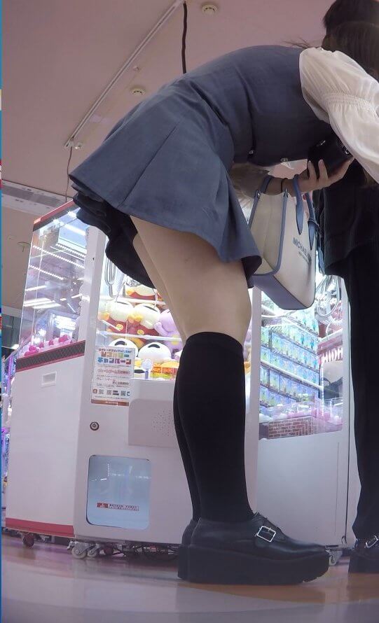 街中でエロい女子高生を見つけてもお持ち帰りしたらダメだぞww
