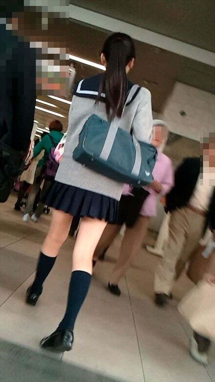 女子高生太もも38