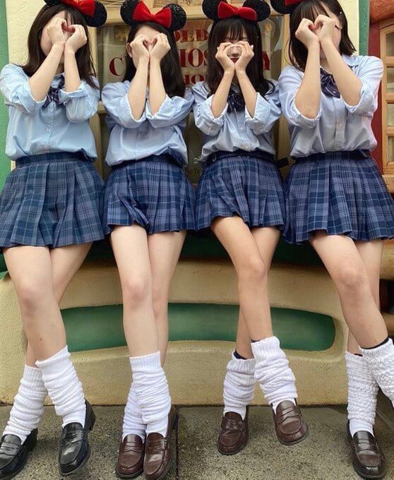 脚組みJK8