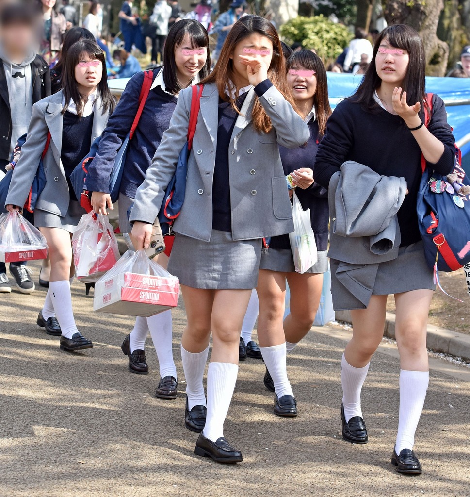 女子高生太もも75