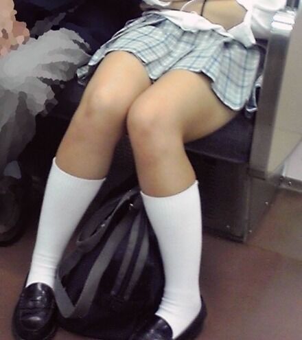 女子高生太もも87