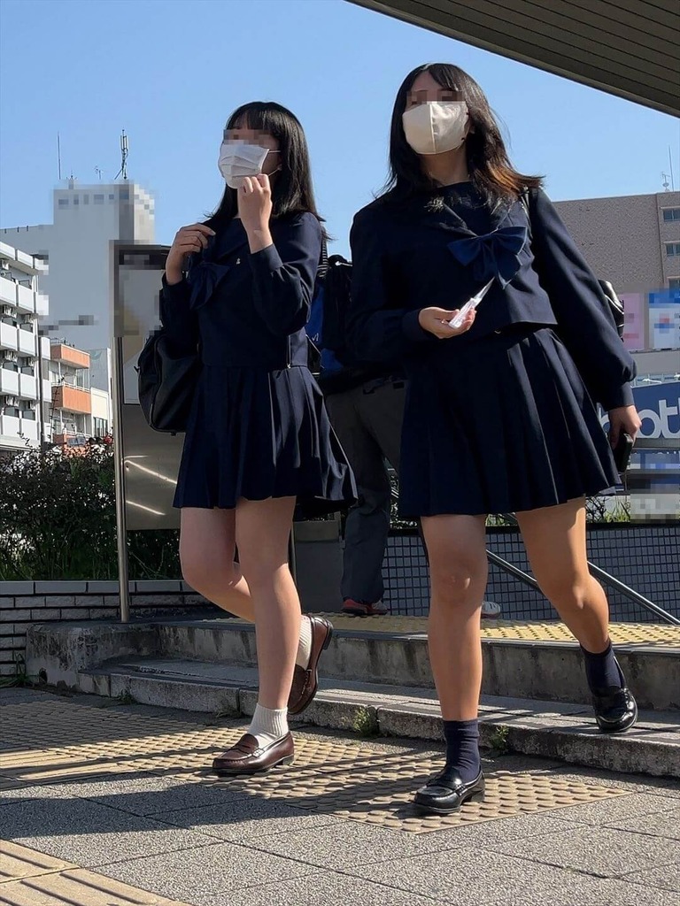【画像】絶対かわいいに決まってるこの制服の女子高生たち