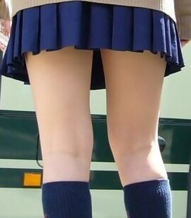 女子高生太もも1