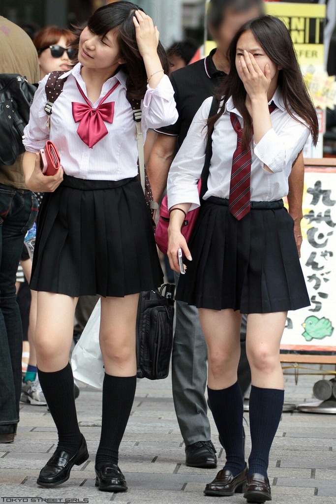 女子高生太もも90
