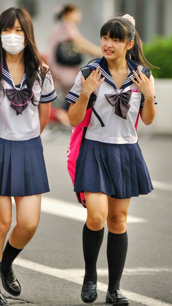 女子高生太もも77