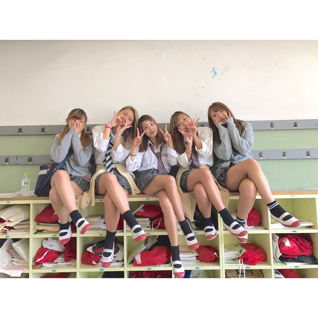 夜のオカズ盛り合わせにしか見えない女子高生集合写真